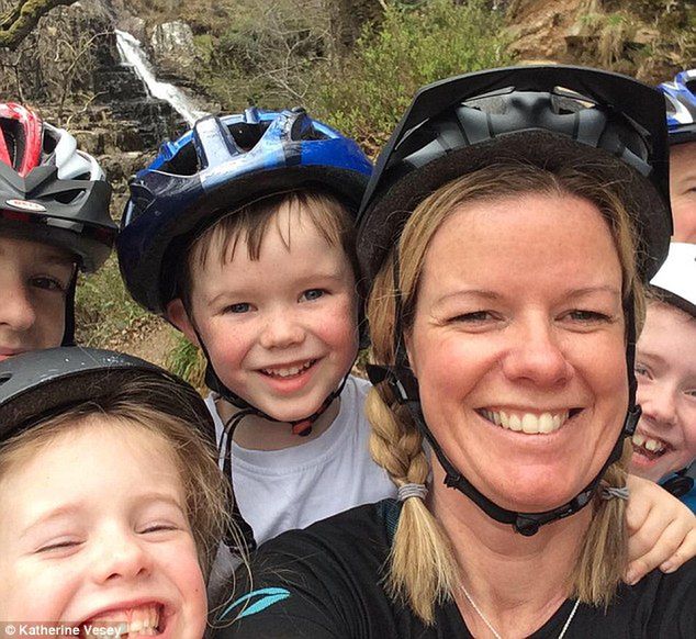 (Archiwum prywatne Katherine Vesey/dailymail.co.uk)