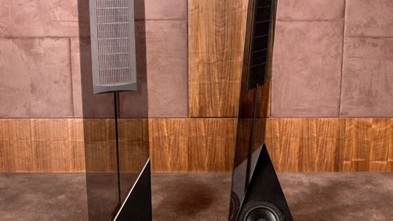 Szklane kolumny z głośnikami elektrostatycznymi – ciekawa propozycja z Australii 1