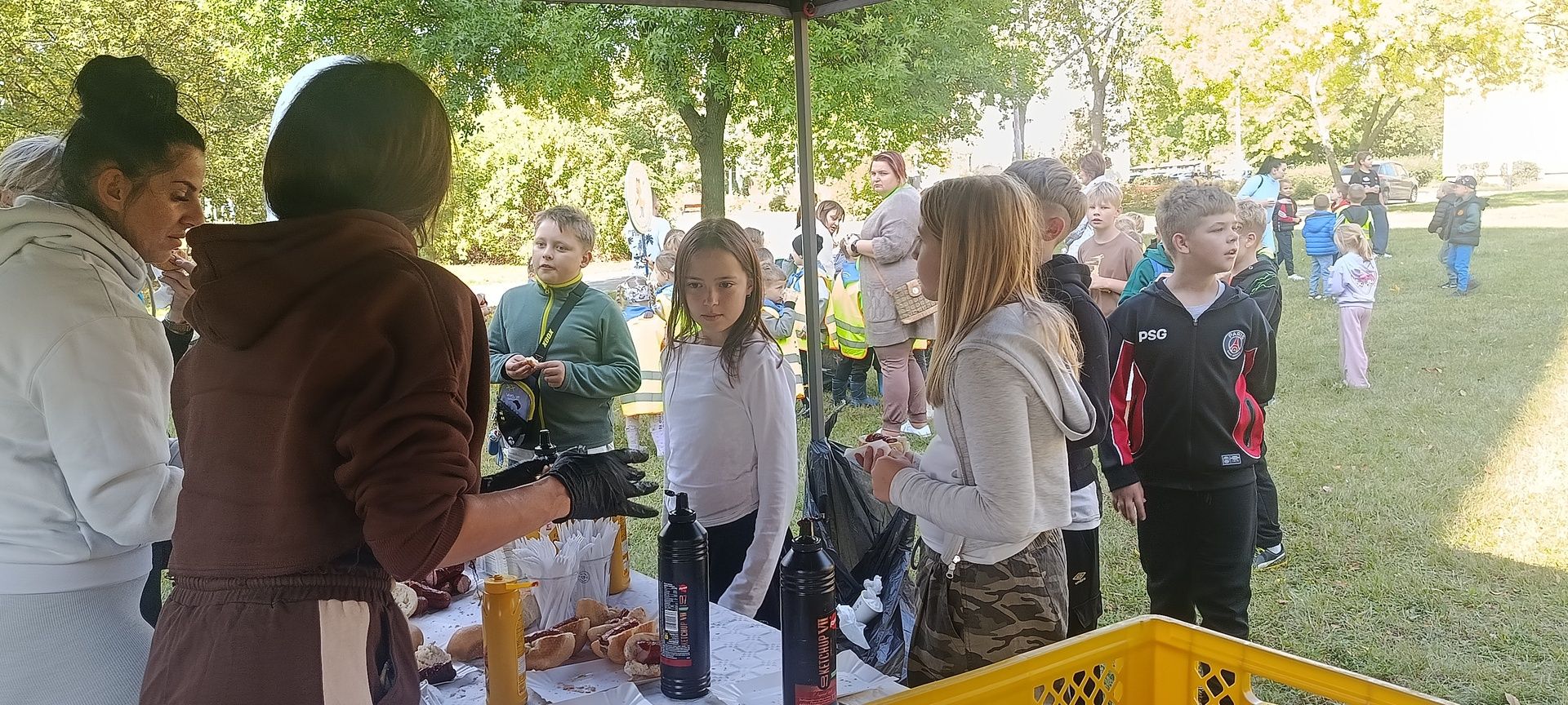 Prawie 1500 osób posprzątało Ostrowiec.