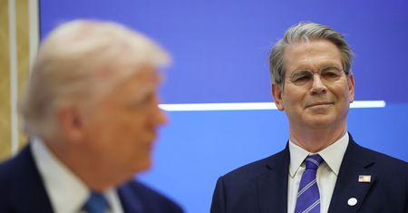 Moody's obniżył rating USA. Prawa ręka Trumpa odpowiada