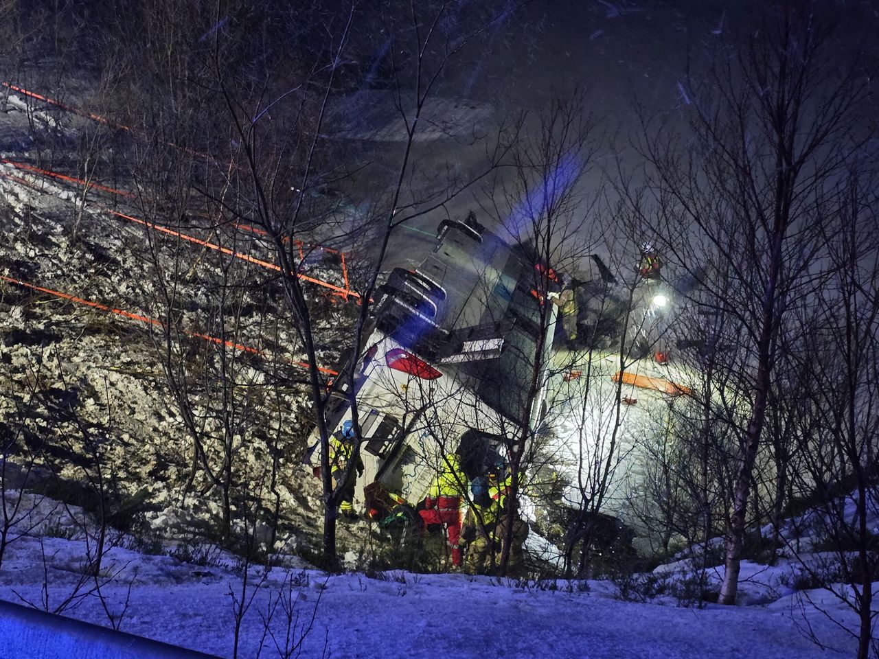 Disaster in Norway. A coach drove off the road into a lake.