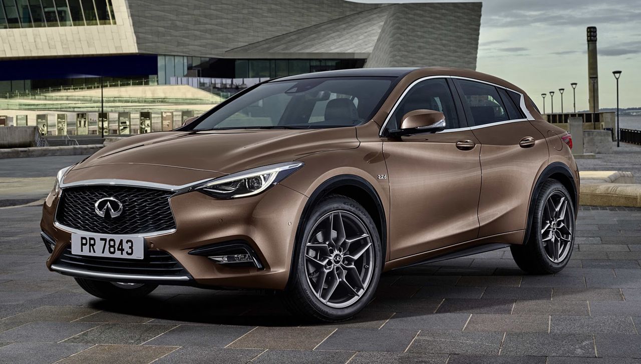 Infiniti Q30 - wersja produkcyjna (2015)