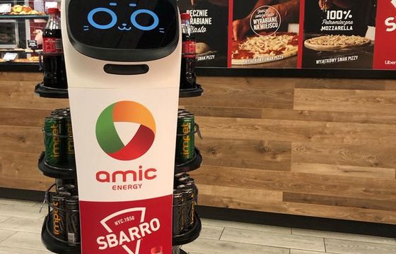 Nie tylko Kerfuś. Analogiczny robot trafił na stację Amic Energy