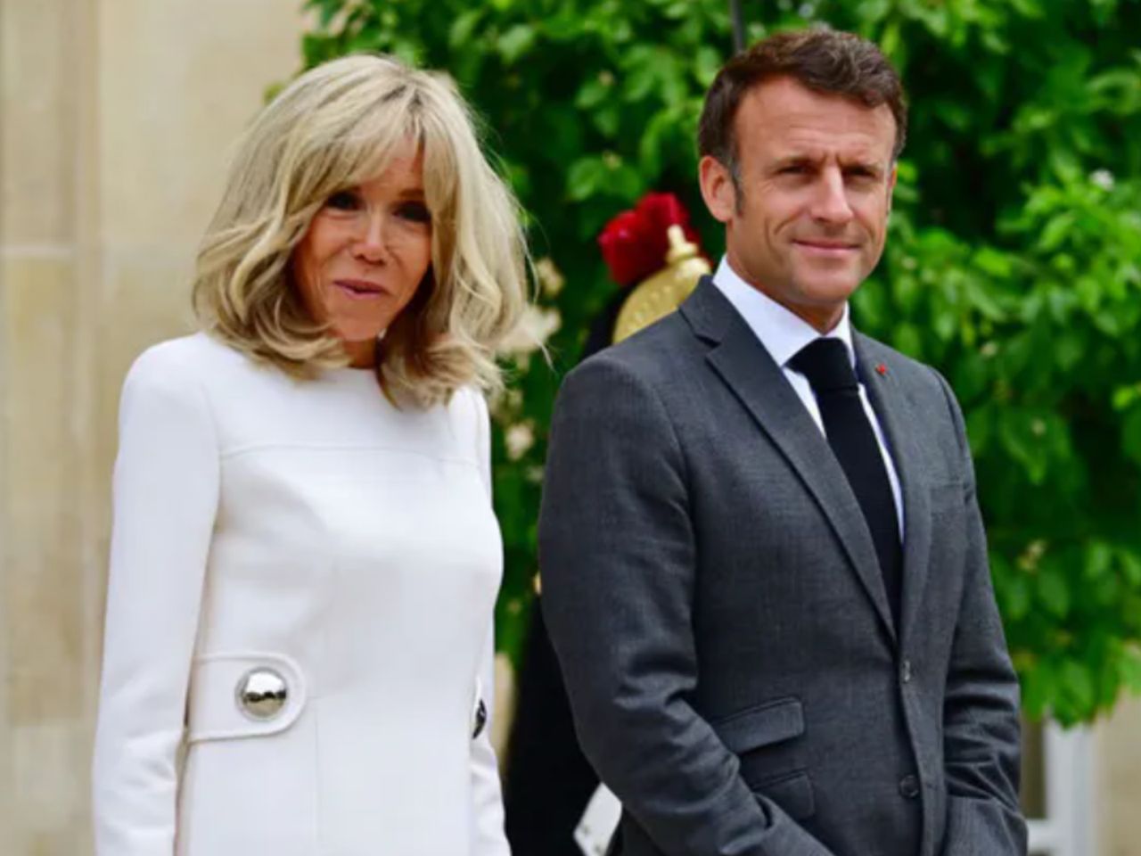 Emmanuel Macron uciął plotki dotyczące jego żony