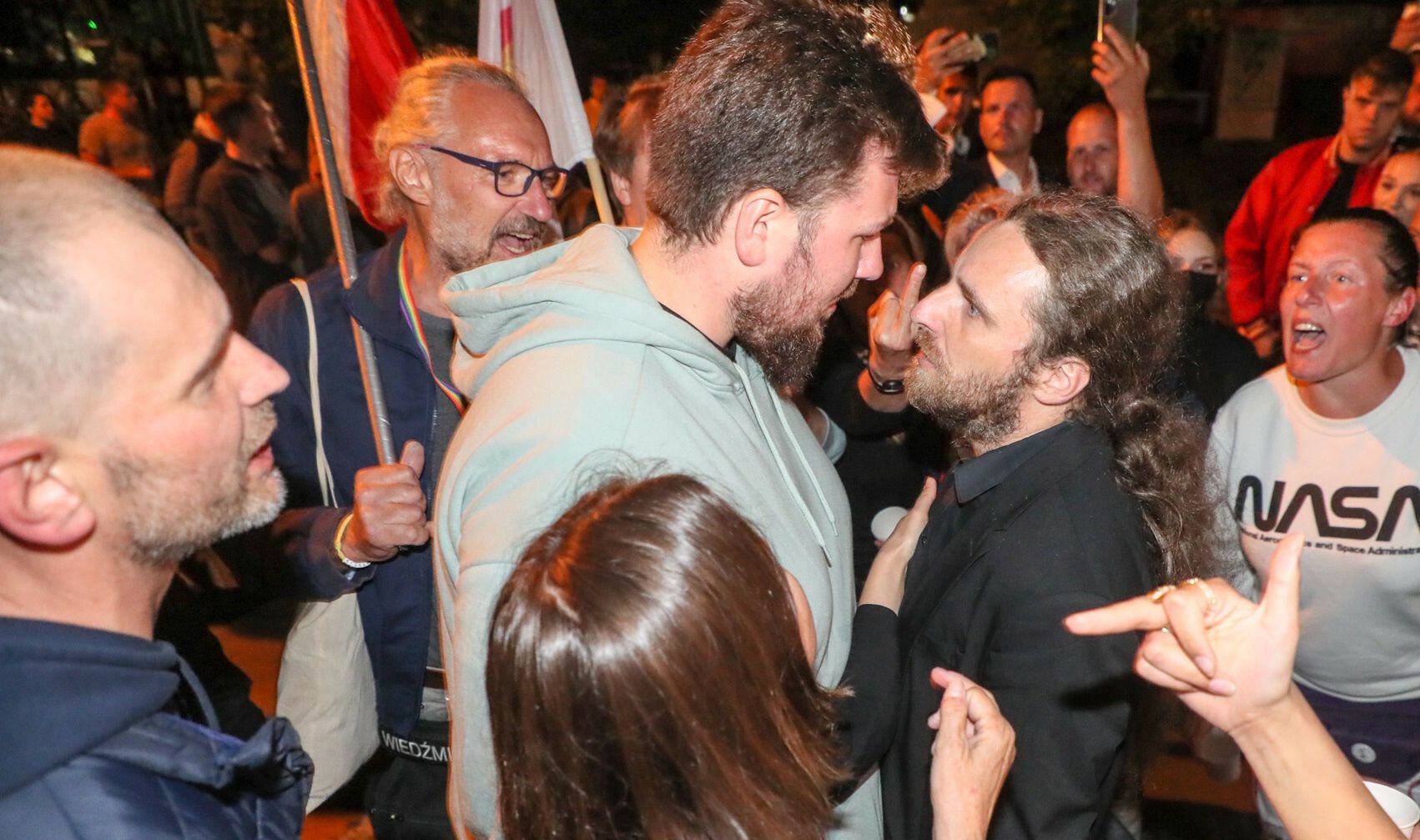 Zajście pod Sejmem z udziałem Dobromira Sośnierza i byłego współpracownika Polsatu