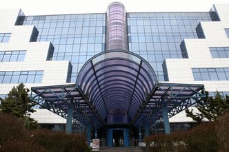 W latach 90. olśniewał. Kultowy warszawski biurowiec zostanie wyburzony