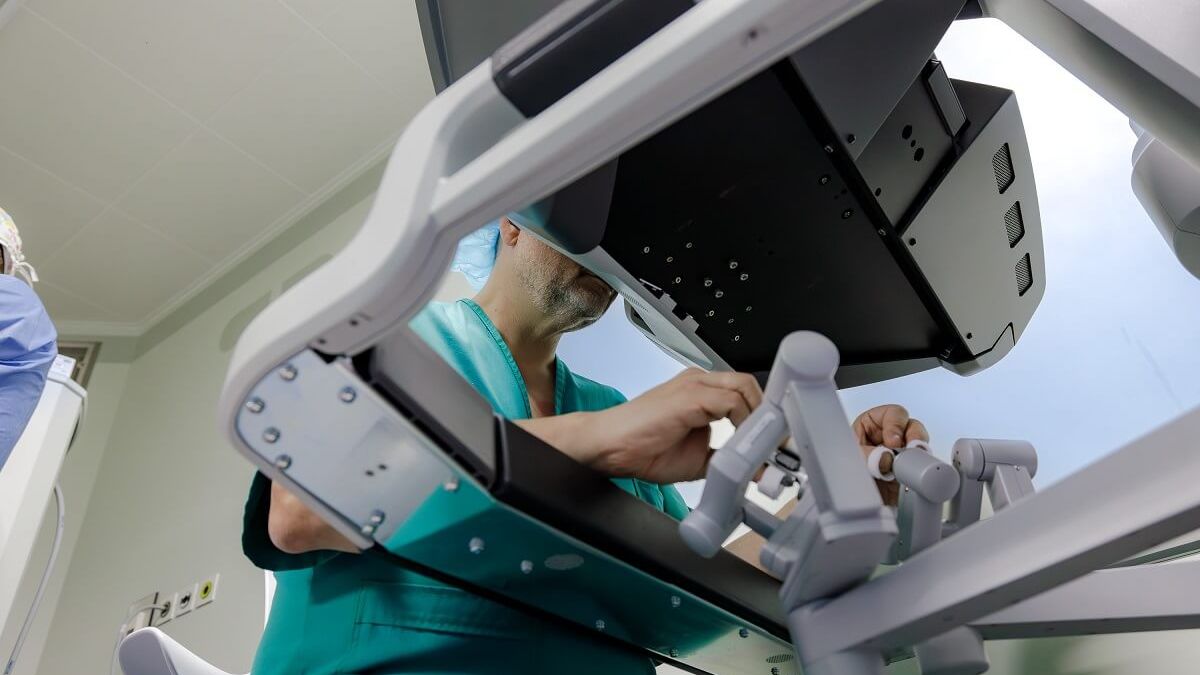 Operacja z wykorzystaniem robota da Vinci