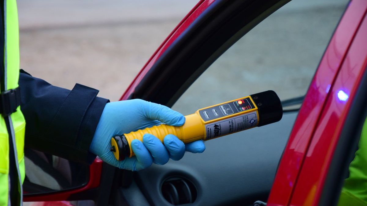 Kobieta wiozła dziecko, mając trzy promile (zdjęcie ilustracyjne)