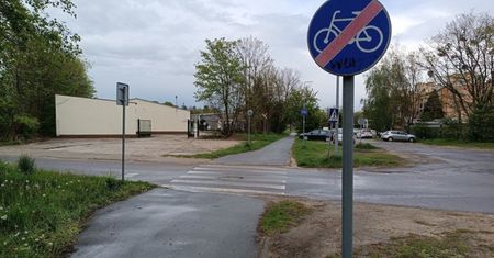 5-latek jechał rowerkiem. O włos od tragedii