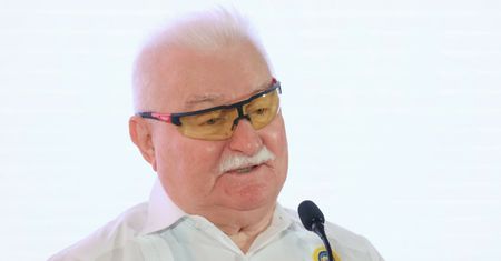 Wałęsa w Pradze: Wejście Ukrainy do UE zniszczy rolnictwo