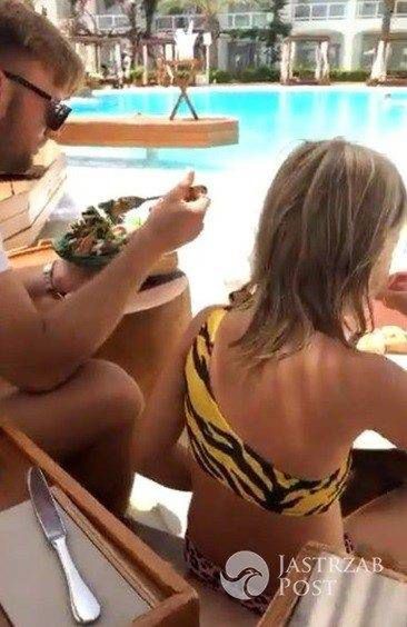 Artur Boruc  i Sara Boruc na wakacjach z córkami