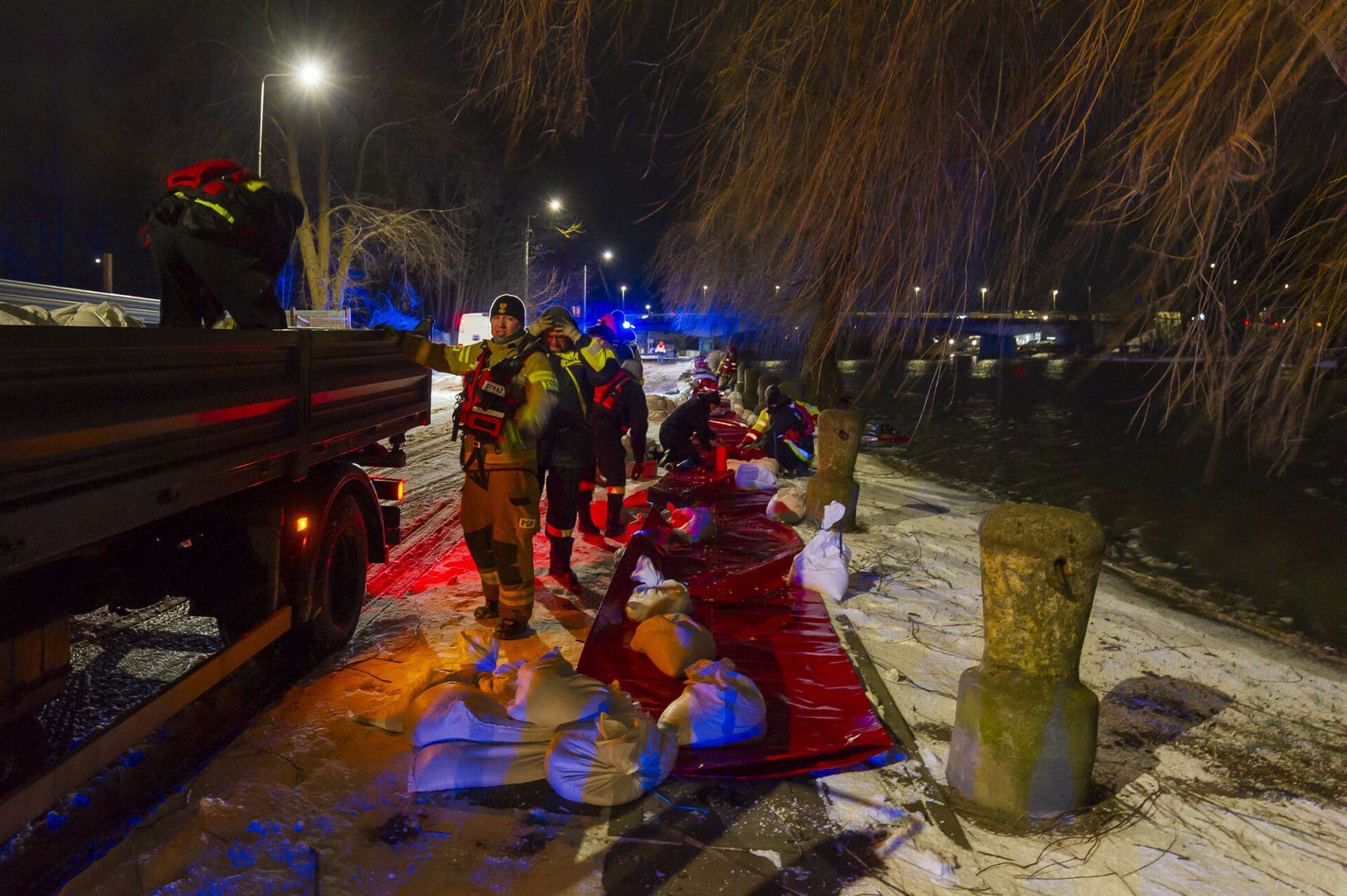 wiadomości,aktualności,WP Wiadomości Zagrożenie powodziowe w Elblągu. Kolejne ulice zablokowane