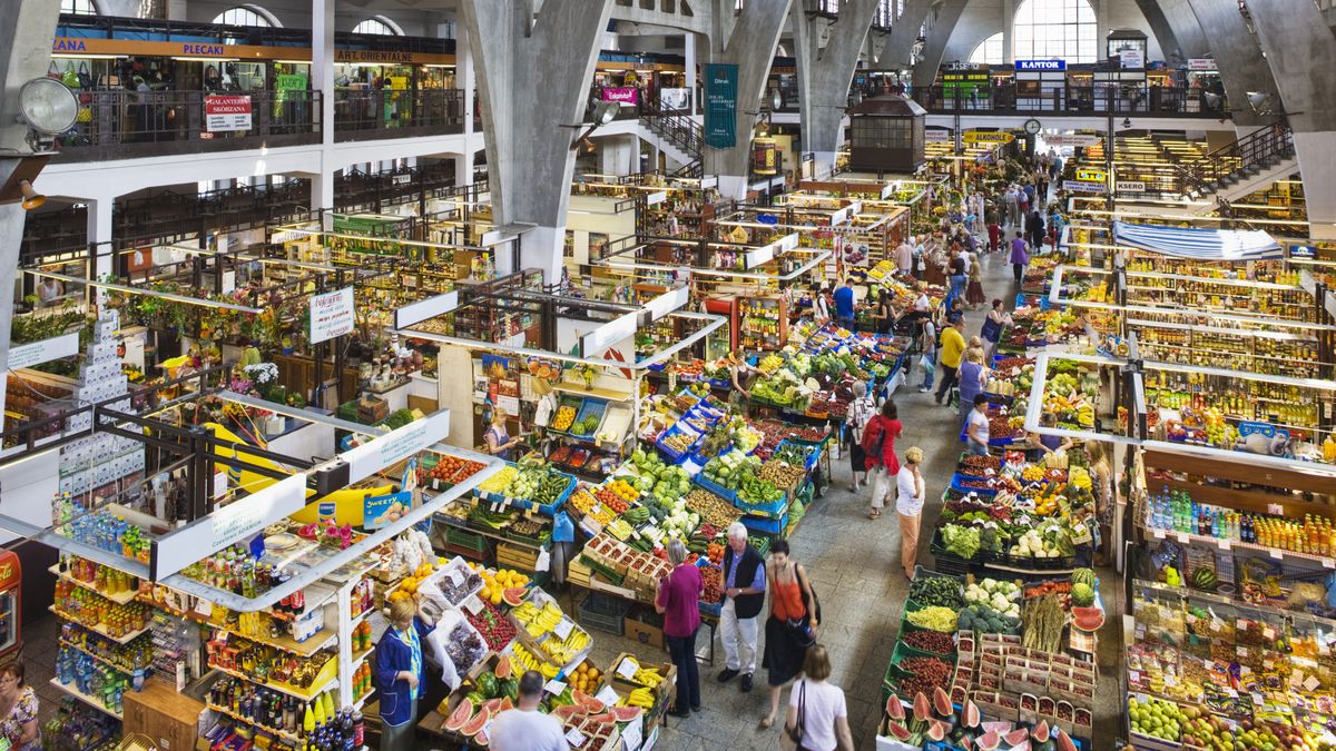 Covered Market
Jon Hicks
group of people:CB1, view from above:CB1, travel:CB2, arch:CB2, market:CB3, food stand:CB2, vegetable:CB2, architecture:CB2, shopping:CB2, indoors:CB1, city:CB2, fruit:CB2, Wroclaw:CB2