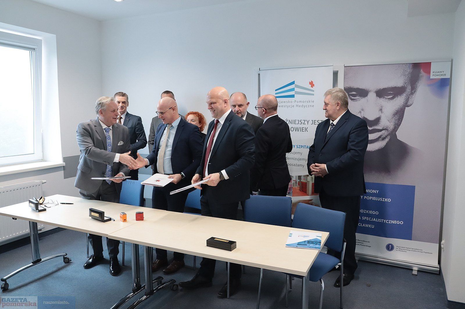 Tak przebiegało podpisanie umowy dotyczącej dokończenia przebudowy Wojewódzkiego Szpitala Specjalistycznego we Włocławku, 12 marca 2025 roku.