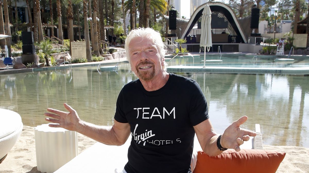 Jednym ze słynnych przedsiębiorców, którzy ćwiczą codziennie rano, jest Richard Branson, twórca Virgin Group