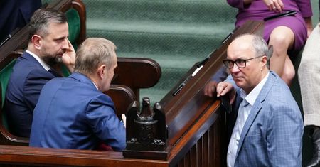 Zniesienie dwukadencyjności polegnie przez koalicyjne niesnaski w sprawie PIP?