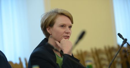 Kurs złotego nurkuje przede wszystkim przez dolara. Tak uważa wiceprezeska NBP