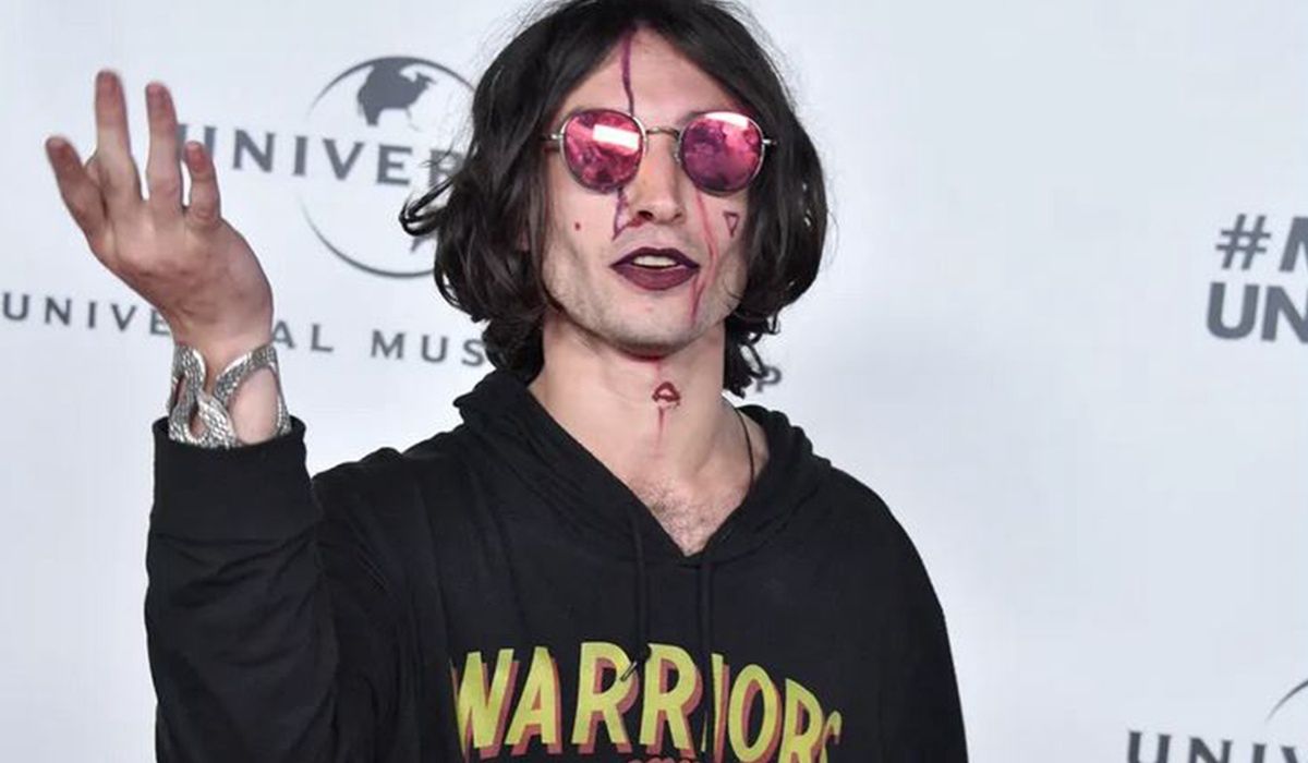 Ezra Miller wiosną odleciał