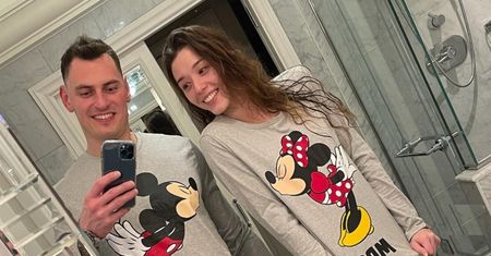 Bartman odpoczywa po pokonaniu Hajty. Wiadomo, gdzie zabrał piękną partnerkę