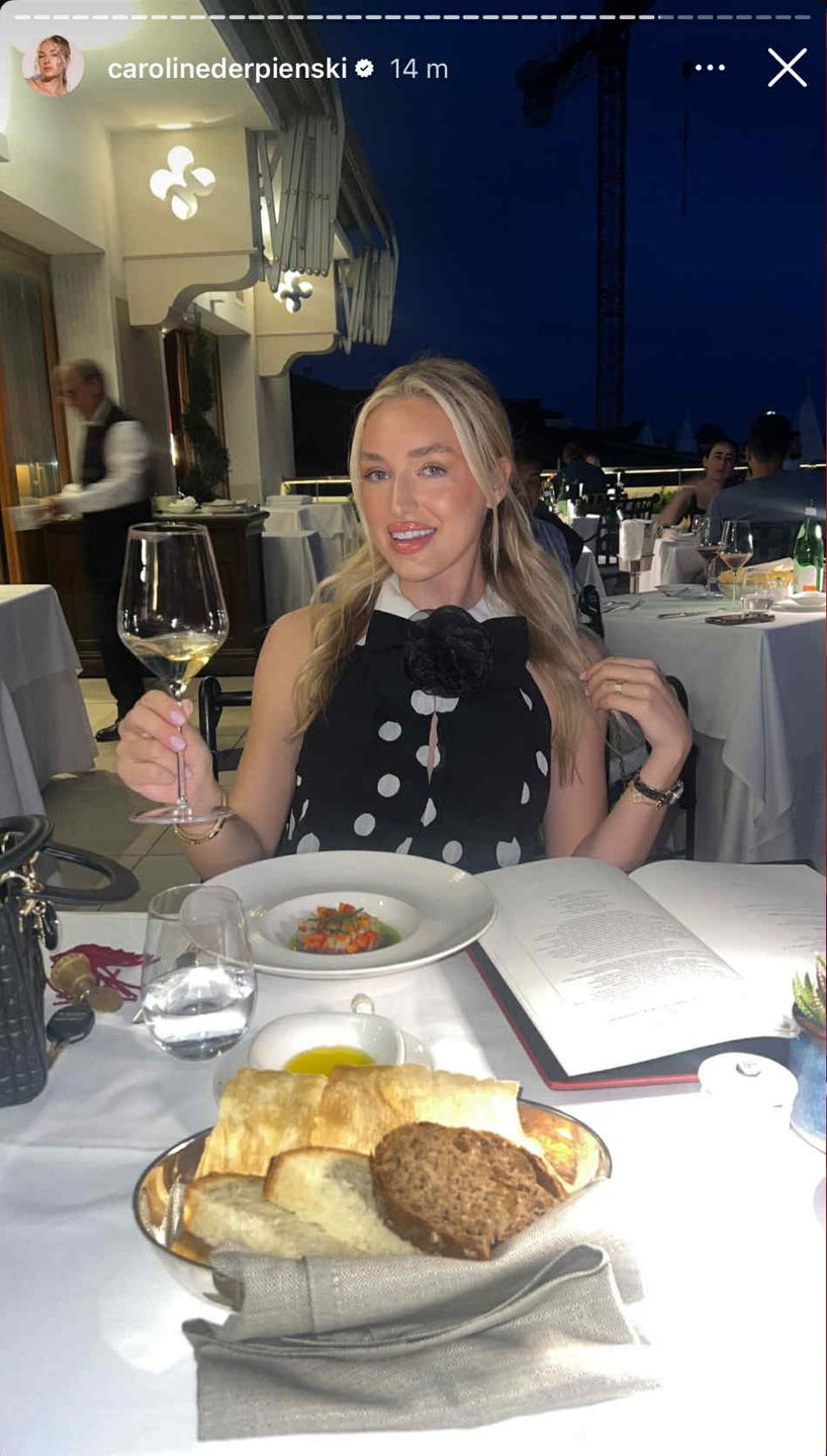 Caroline Derpienski śle pozdrowienia z Wenecji