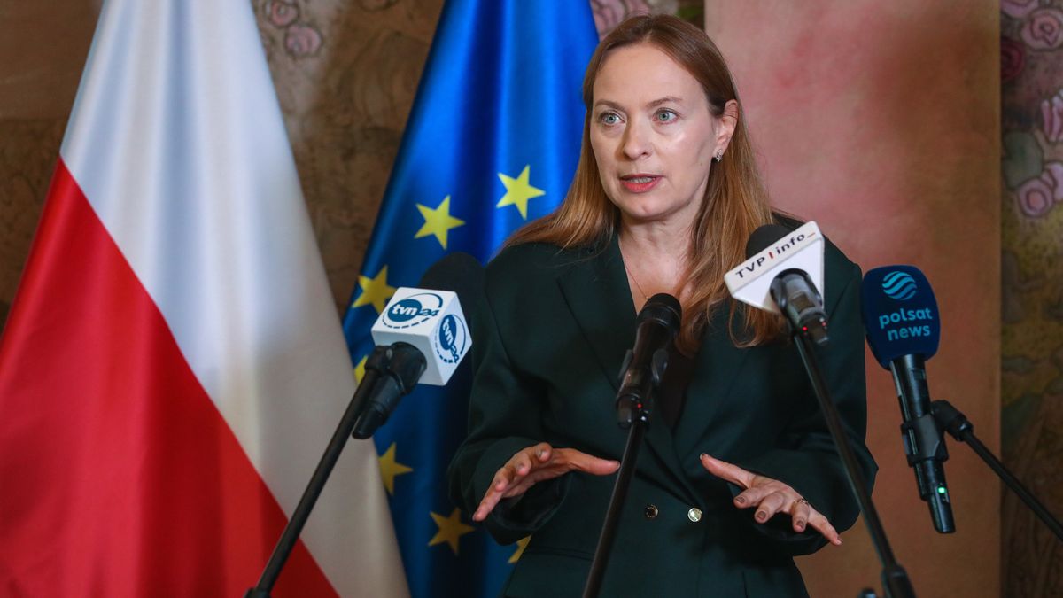 Katarzyna Pe�czy�ska-Na��cz
Bia�owie�a, 26.06.2025. Przewodnictwo Polski w Radzie UE. Minister funduszy i polityki regionalnej Katarzyna Pe�czy�ska-Na��cz podczas konferencji prasowej w trakcie Konferencji Wysokiego Szczebla Region�w Wschodnich UE w Bia�owie�y, 26 bm. (jm) PAP/Artur Reszko
Artur Reszko
granica, studyjna, wizyta, konferencja konferencji, Konferencji Wysokiego Szczebla Region�w Wschodnich UE, prasowa prasowej, w bia�owie�y