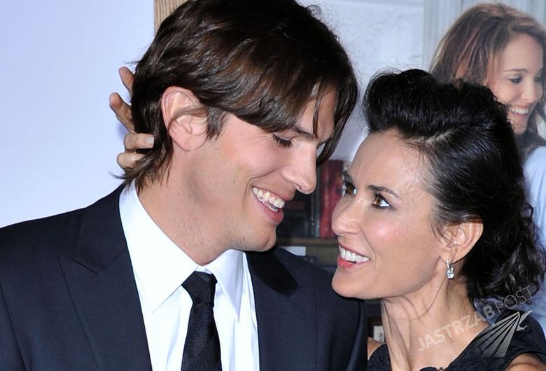 DEMI MOORE + ASHTON KUTCHER @ the premiere of 'No Strings Attached' held @ the Regency Village theatre.