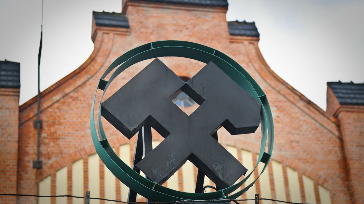 Górnictwo pogłębia straty