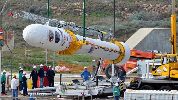 Nowy satelita NASA ląduje w wodach Pacyfiku 1