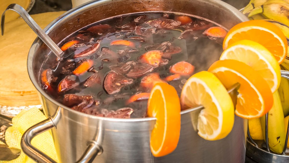 Grzaniec ma korzystny wpływ na zdrowie, ale należy zdjąć go z kuchenki zanim się zagotuje.