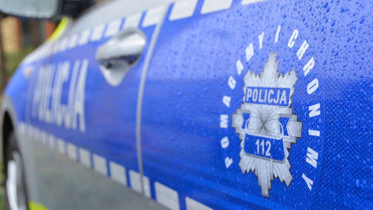 Nowe malowanie radiowozów już pojawia się na drogach