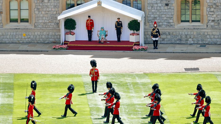 Królowa Elżbieta II podczas "Trooping the Colour 2020"