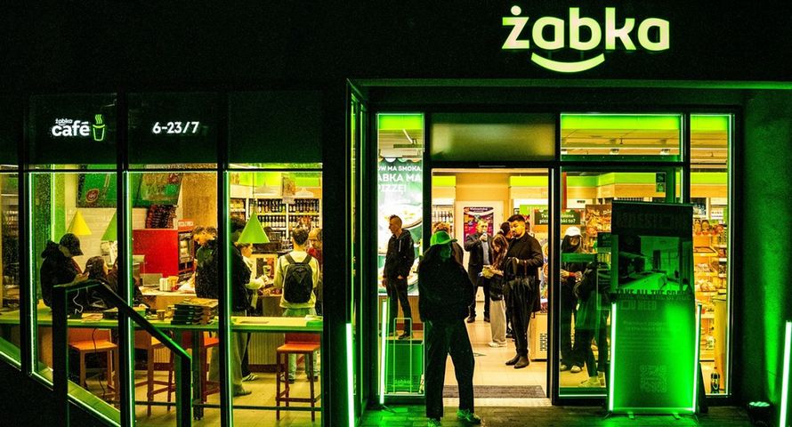 Żabka ma już ponad 12 tys. sklepów. Pogoda nie ochłodziła sprzedaży