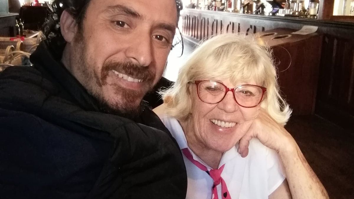 Iris Jones i Mohamed na wspólnym obiedzie