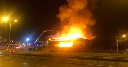 Kielce. Ogromny pożar Lidla. Zawalił się dach