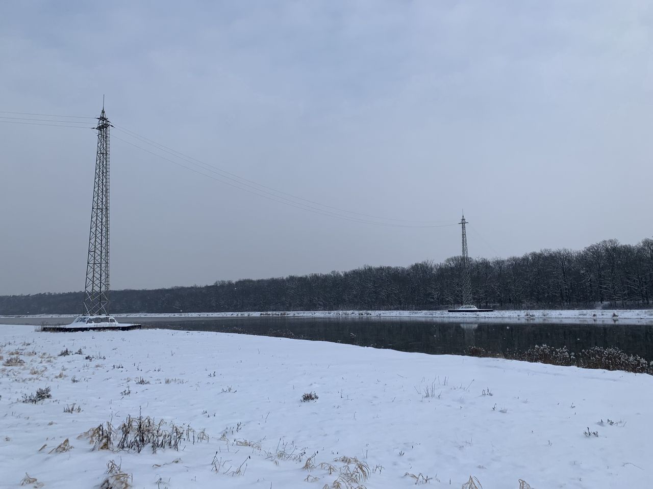 Wrocław. Odra nie zamarzła. Stabilna sytuacja na rzekach