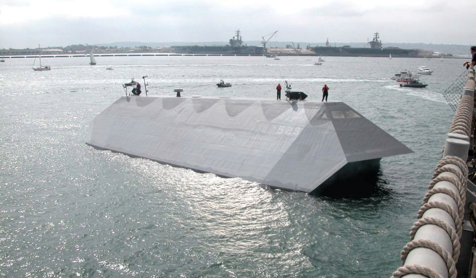 Skonstruowany przez DARPA okręt Sea Shadow wystawiony na aukcji 2