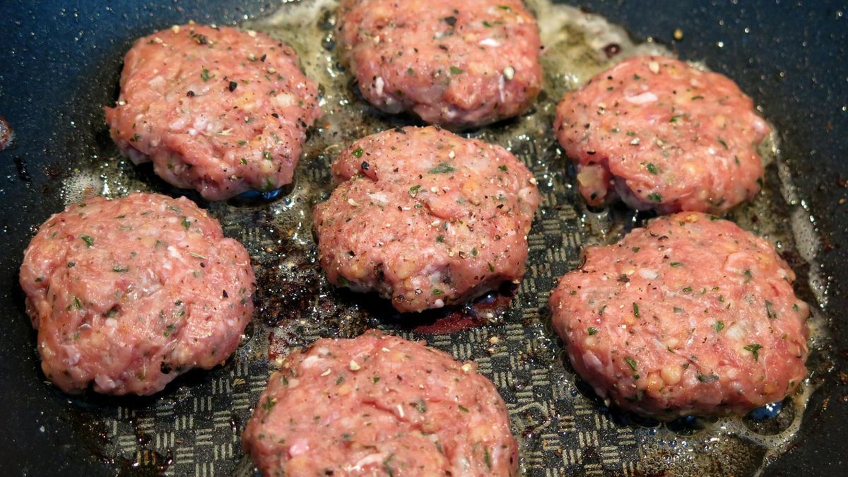 W hamburgerze wykryto bakterię Salmonelli