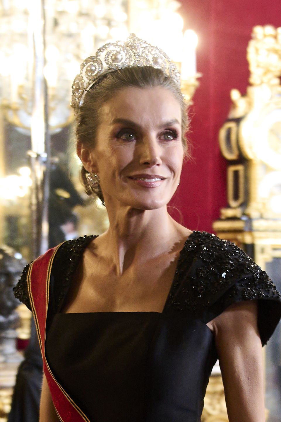 Królowa Letizia zadaje szyku na uroczystej kolacji