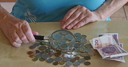 Oddali mieszkania w zamian za rentę. Tyle dostają co miesiąc