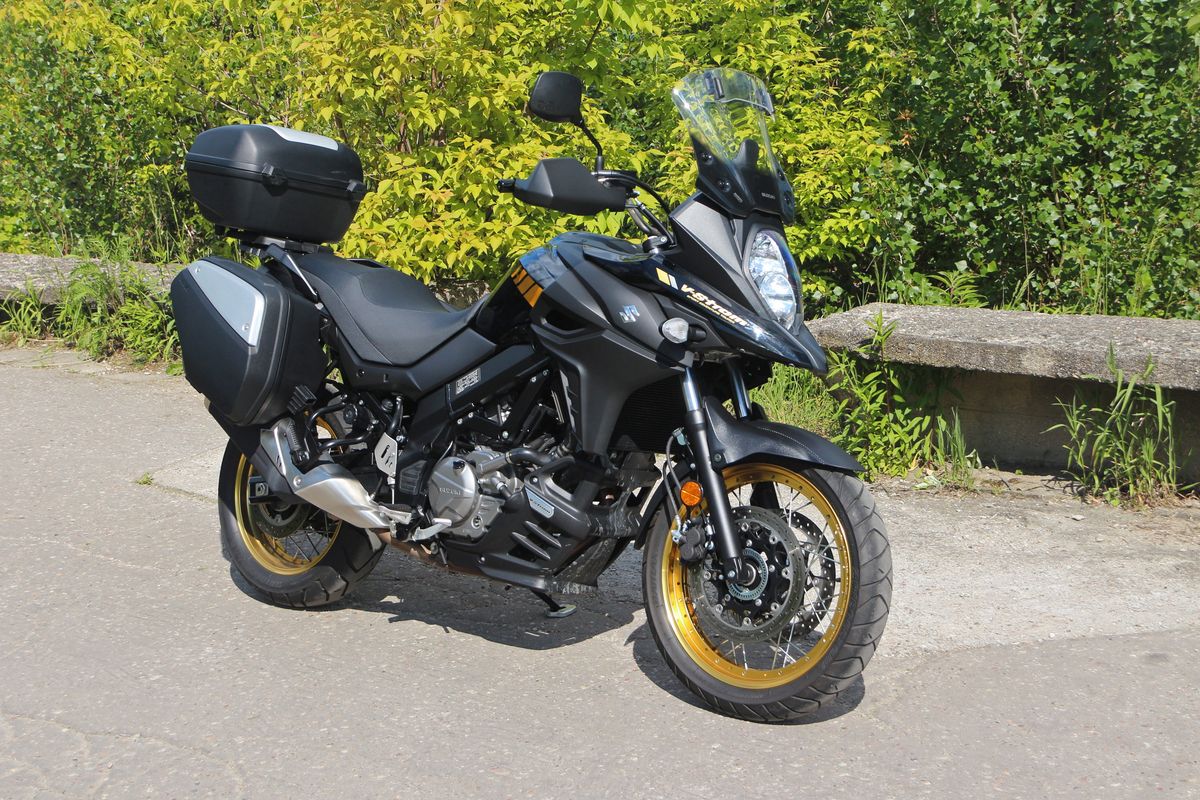 Suzuki V-Strom 650XT Travel Pack 