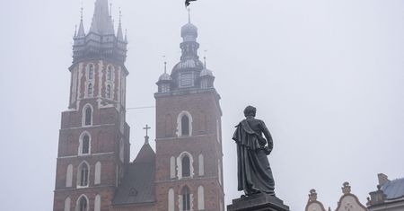 Rosjanie wynajmują nieruchomość niedaleko Wawelu. Jej właścicielem jest PKP