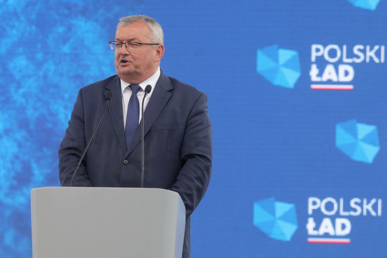 Drogi w Polsce. Adamczyk: Nowe środki posłużą też do poszerzenia obecnych dróg