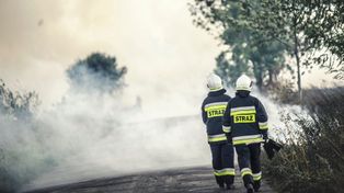 Pożar budynku wielorodzinnego w Katowicach. Na miejsce wezwano liczne jednostki straży pożarnej