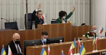 Senat przyjął ustawę o pomocy obywatelom Ukrainy