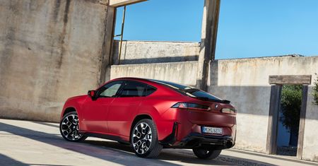 BMW pokazało iX4. To znany model w nowym nadwoziu