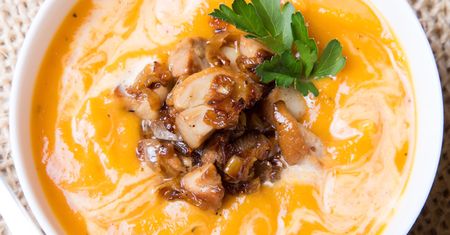 Krem z dyni odchodzi do lamusa. Ta włoska zupa z borowikami smakuje jak z drogiej restauracji