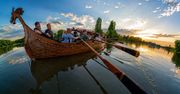 Inowrocław: Średniowieczna "Agnes" zwodowana na Gopło. Niezwykły widok nad jeziorem
