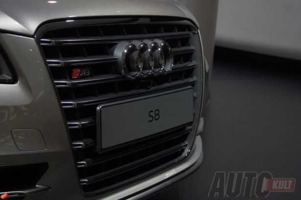 Wystawne Audi z flagowym S8 we Frankfurcie [wideo]