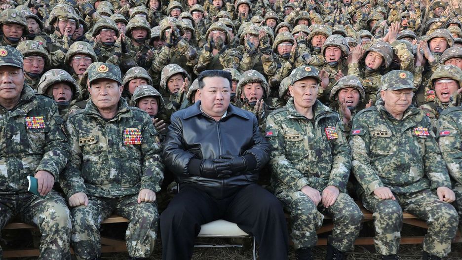 Armia Kim Dzong Una to potęga, ale tylko na papierze