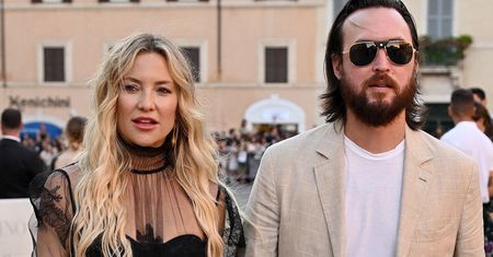 Zachwycająca Kate Hudson. Ubrana po szyję? Wciąż seksowna i kusząca